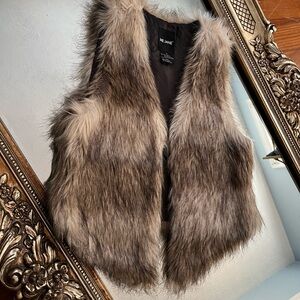 Me Jane Faux Fur Vest in Brown and Cream